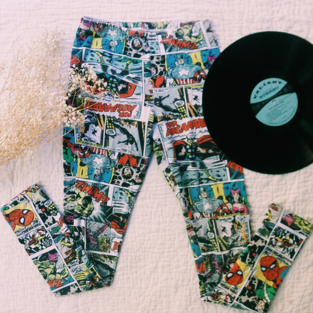 🦋 Marvel Brand Retro Comic Pattern Leggings